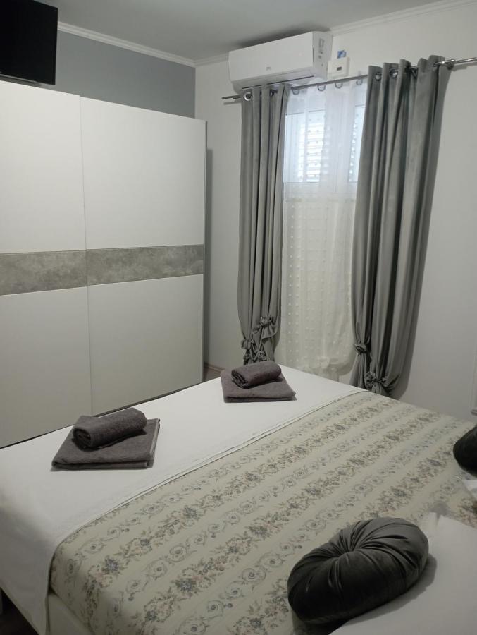 Pia Apartment Dugi Rat Exteriér fotografie
