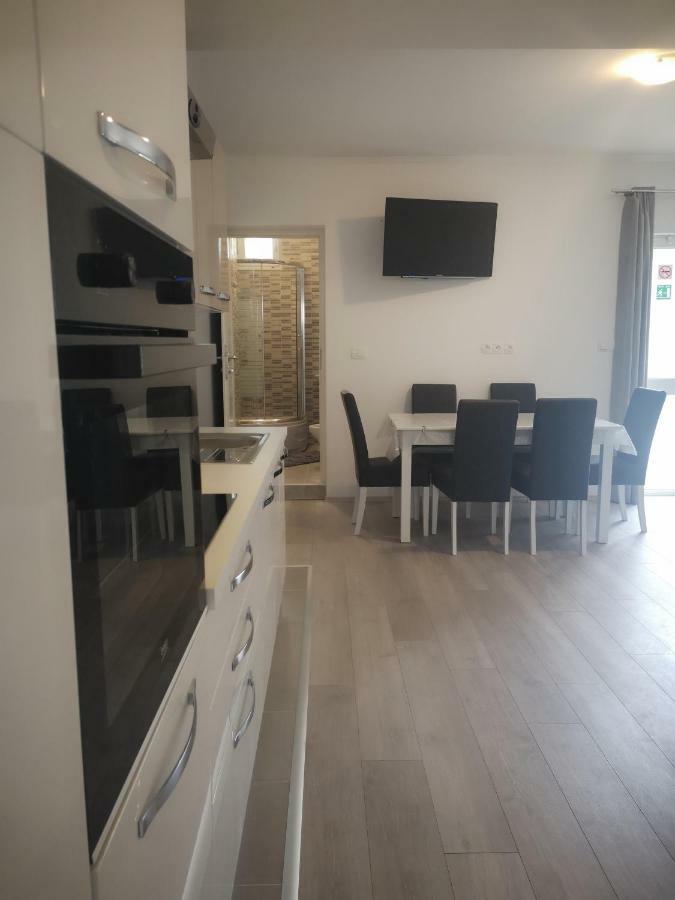 Pia Apartment Dugi Rat Exteriér fotografie