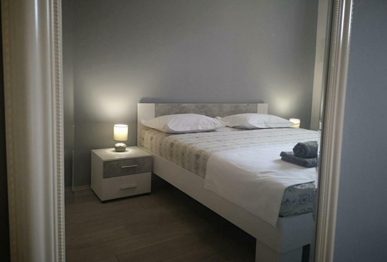 Pia Apartment Dugi Rat Exteriér fotografie