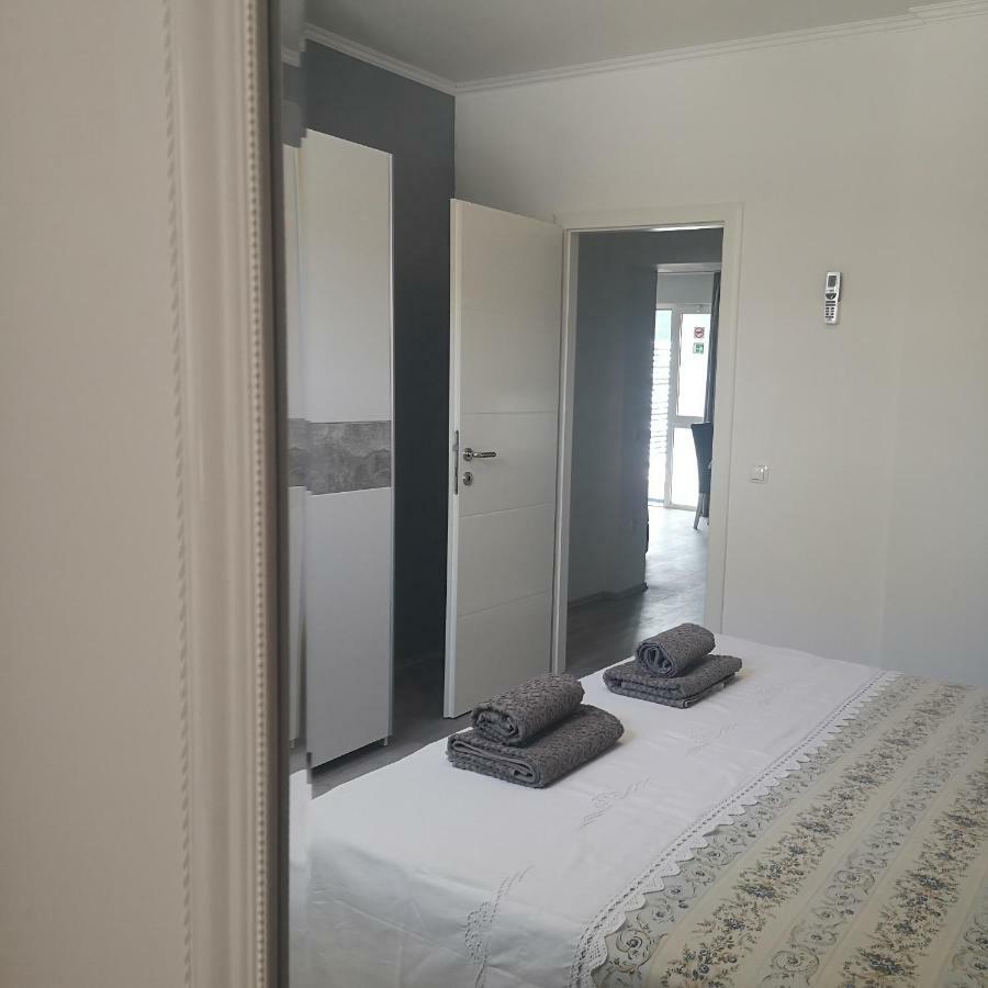 Pia Apartment Dugi Rat Exteriér fotografie